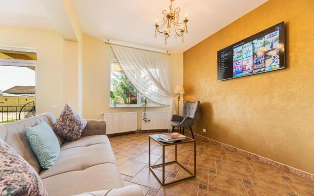 Orchard Villa