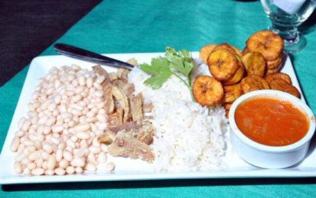 Hotel Balcones del Valle