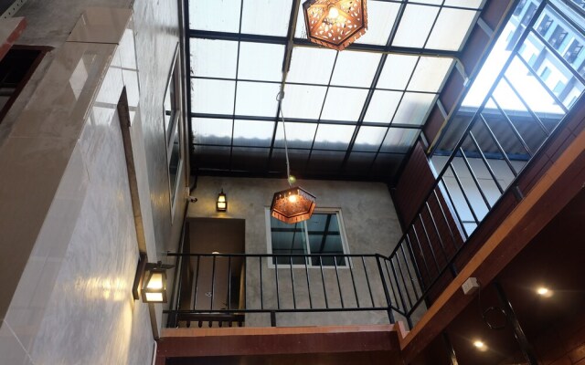 14 Plus 1 Hotel