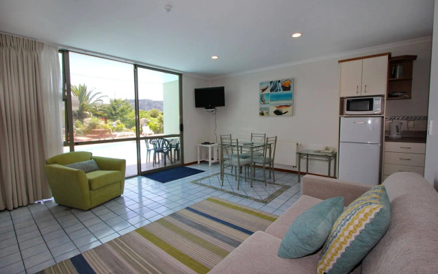 Breakers Motel