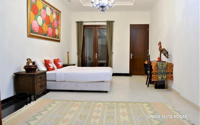 ZEN Rooms Chic Home Kemang