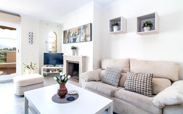 SAT - Contemporary Apartment in Puerto Banus