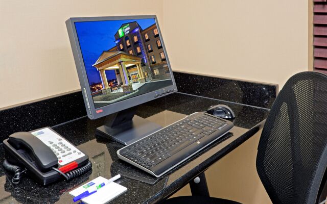 Holiday Inn Express Hotel & Suites Syracuse North - Cicero, an IHG Hotel