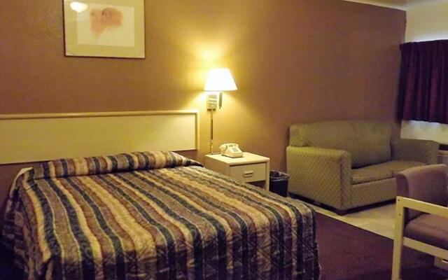 Travelodge by Wyndham Farmington