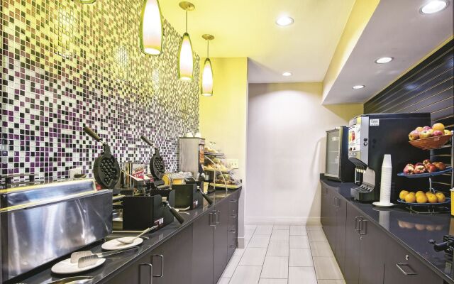 La Quinta Inn and Suites The Woodland South