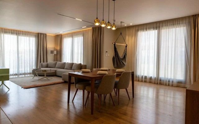 Rivera at Silver palm near The Waterway