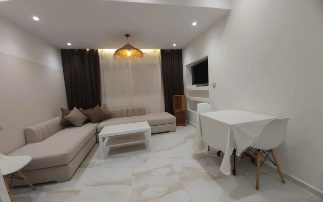 Piso céntrico y a pie de playa.