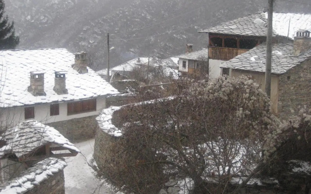 Bazoteva House