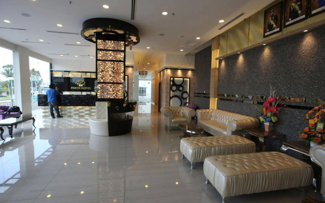 SEM9 Senai ''Formerly Known as Perth Hotel"