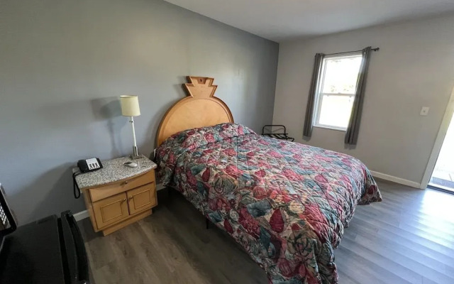 Sunset Dunes Inn & Suites