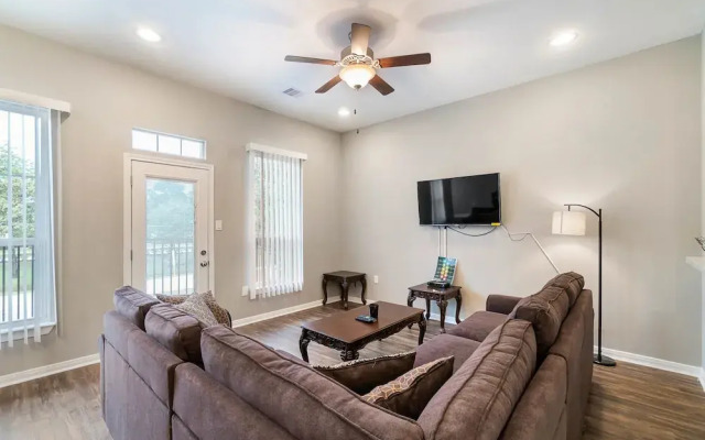 Experience a First Class Stay - 2 BDRM