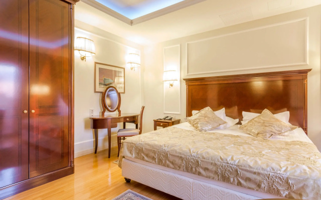 Hotel President Solin