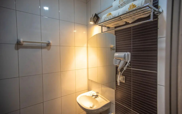 Dmilez Hotel