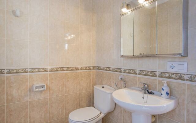 Villa - 6 Bedrooms with Pool and WiFi - 105023