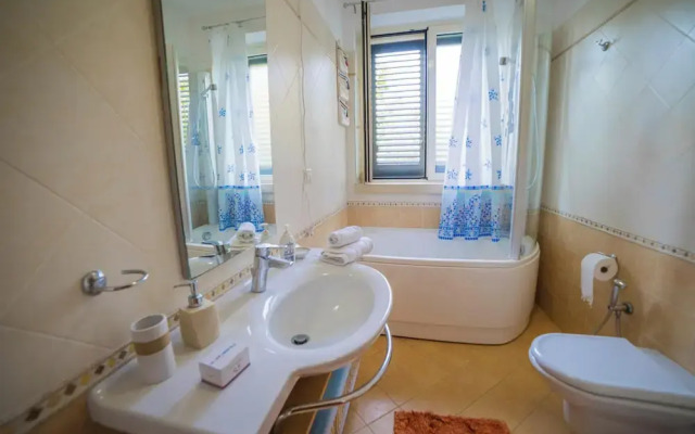 Villa Civico 32 Near The Sea With Pool