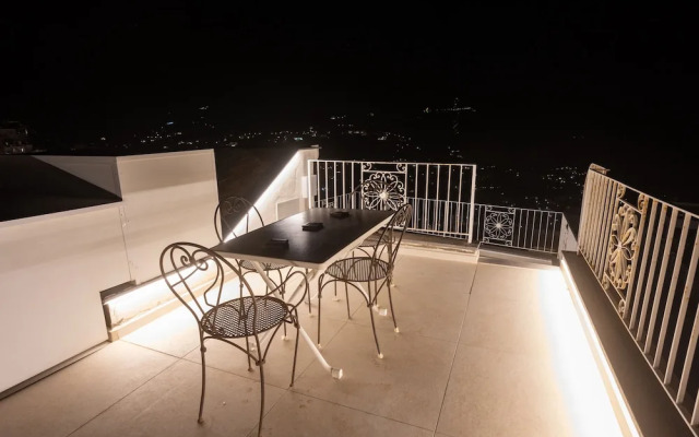 Rooftop Luxury Apartment