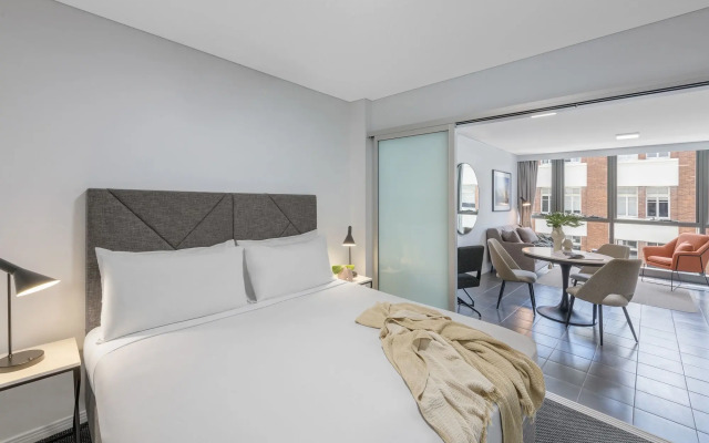 Meriton Suites Adelaide Street, Brisbane