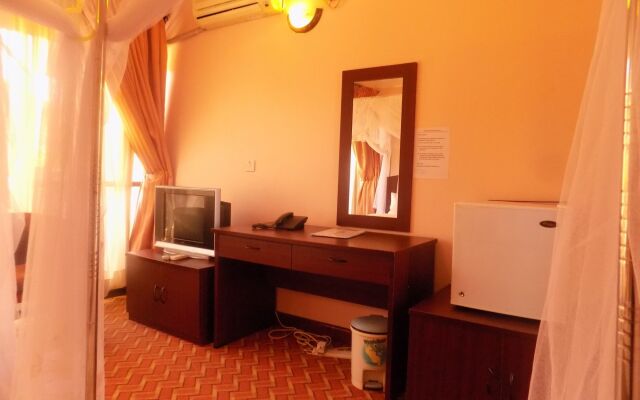 Entebbe Travelle'rs Inn