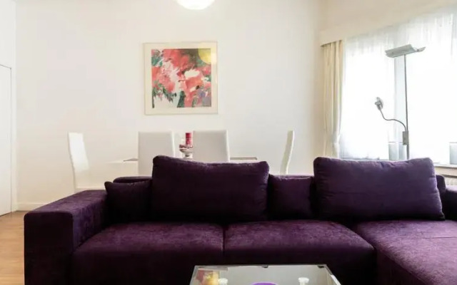Square Charles Halldis Apartment