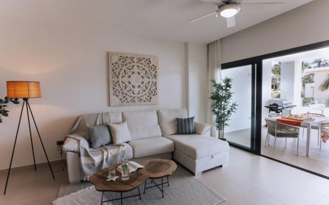 Amazing Condo With Picuzzi Steps From the Beach