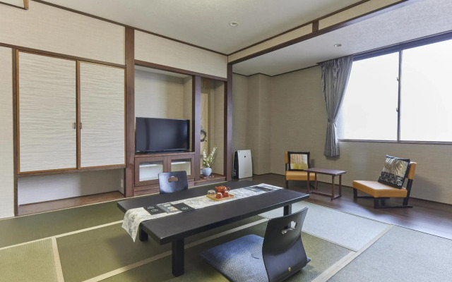Gion Shinmonso