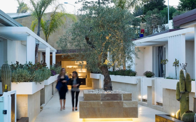 White Bay Resort