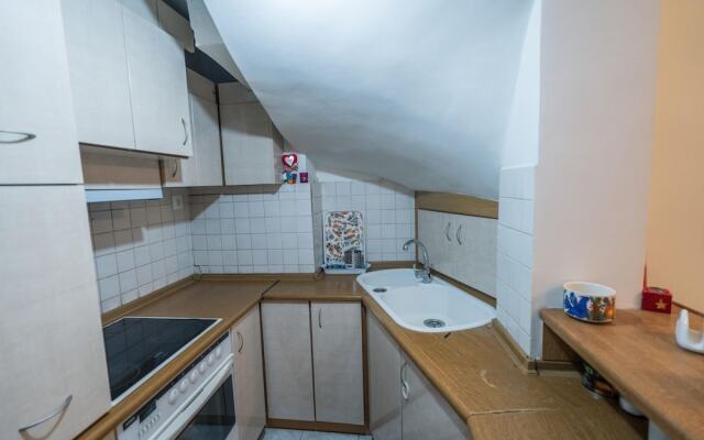 Marina Apartment in Nikea