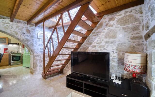 Skountakis House