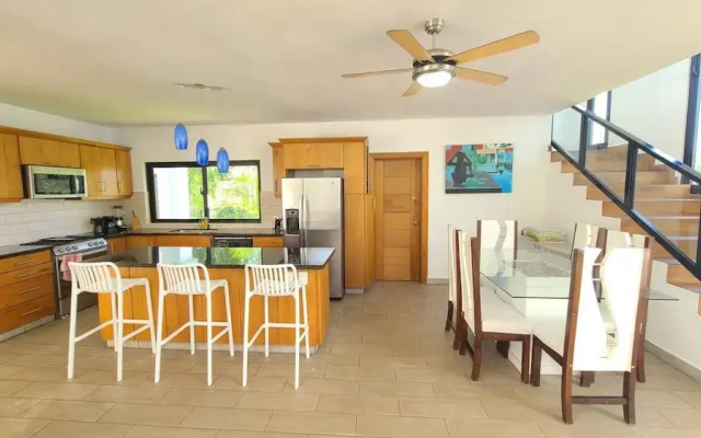 Bachelor s Heaven - Private and Spacious