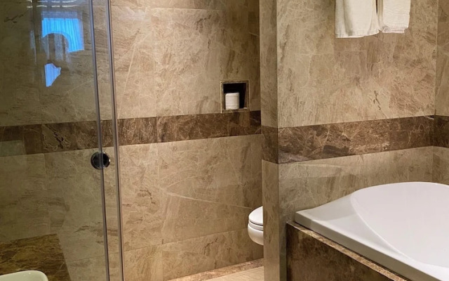 Mia Hotel (Feliz Hotel Binh Duong)