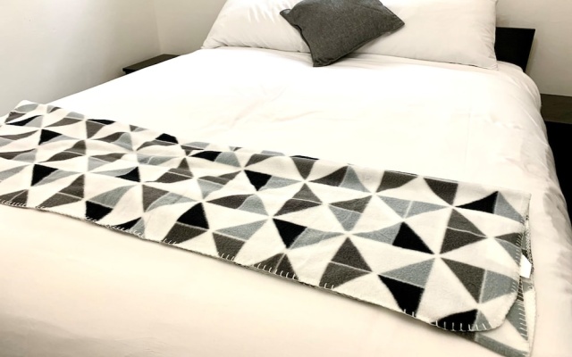 The Lady Hampshire – Guest Rooms – Sydney