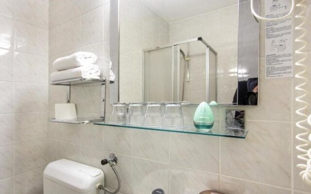 Hotel Bor