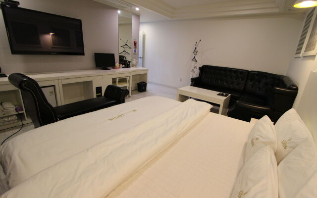 Hotel Louis.J