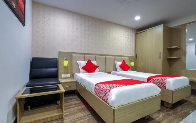 Rain Tr33 Hotel by OYO Rooms