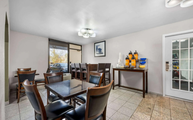 Days Inn by Wyndham Raleigh Midtown