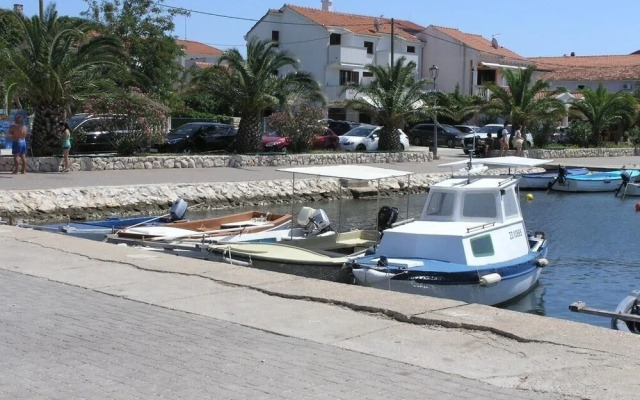 Ana- Next to the sea - A1