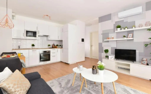 Laurel Bay Apartment