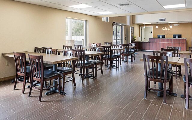 Quality Inn & Suites Heritage Park