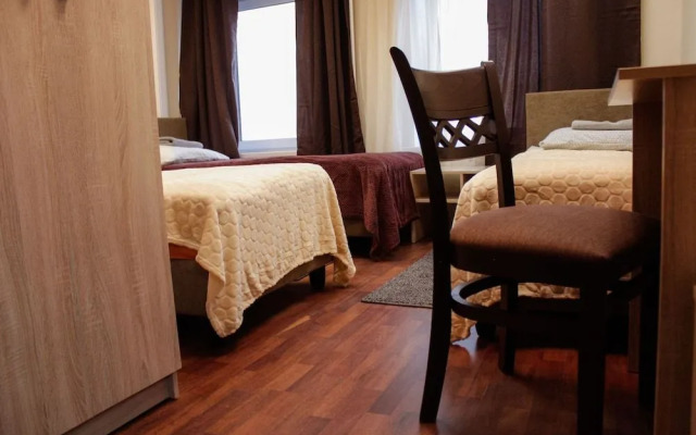 Landmark Guest House - Hostel