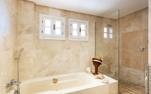 Exclusive Apartment, 200m2, Near Puerto Banus, Señorío de Marbella