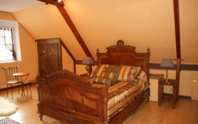 Prieure St Pierre de La Luthumiere