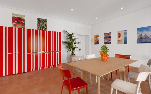 Deluxe Home in Sorrento Old Town with Balconies