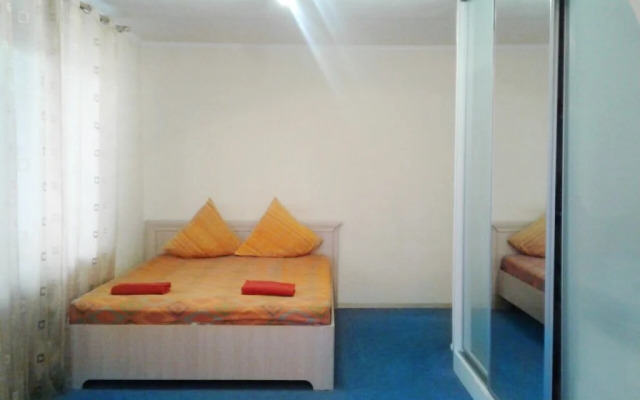 Metro Oktyabr'Skaya Apartments