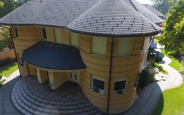 Villa Riccardo & Pool