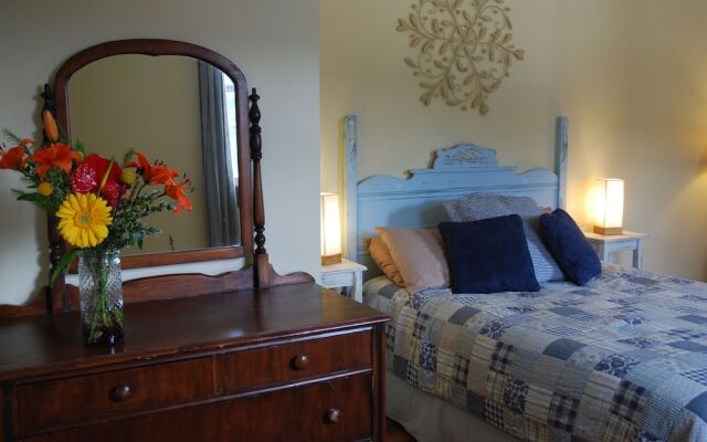 Victoria Falls House Inn