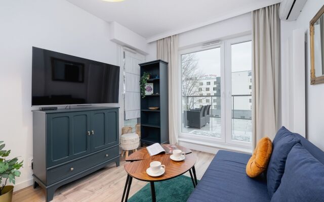 Apartment With Large Balcony by Renters