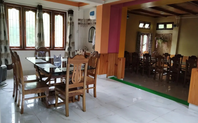 Ziro Palace Inn