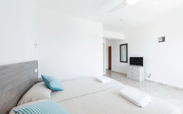 Hostal Cala Llombards