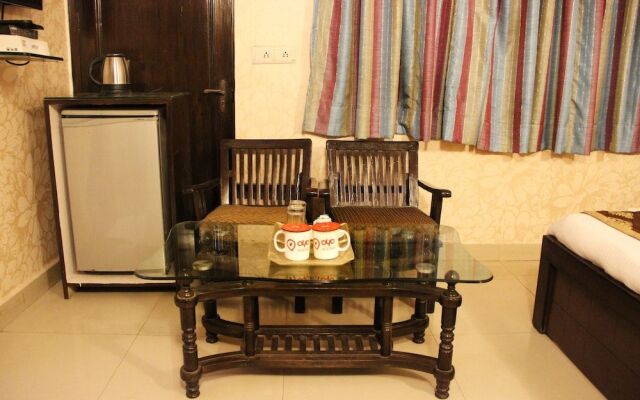 OYO 2407 Hotel Gera's M1