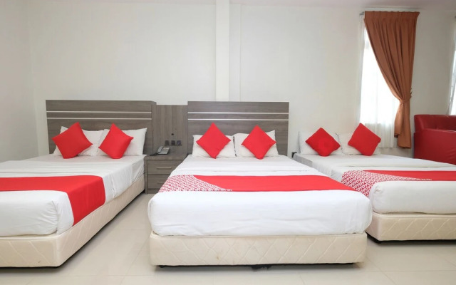 OYO 44023 Mehram Hotel